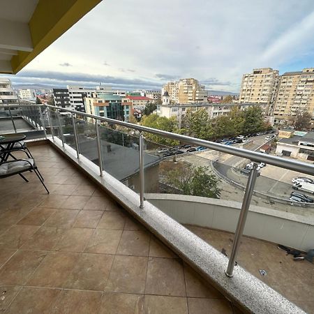 Downtown "Rendez-Vous" Luxury Apartment Bacău Exterior foto