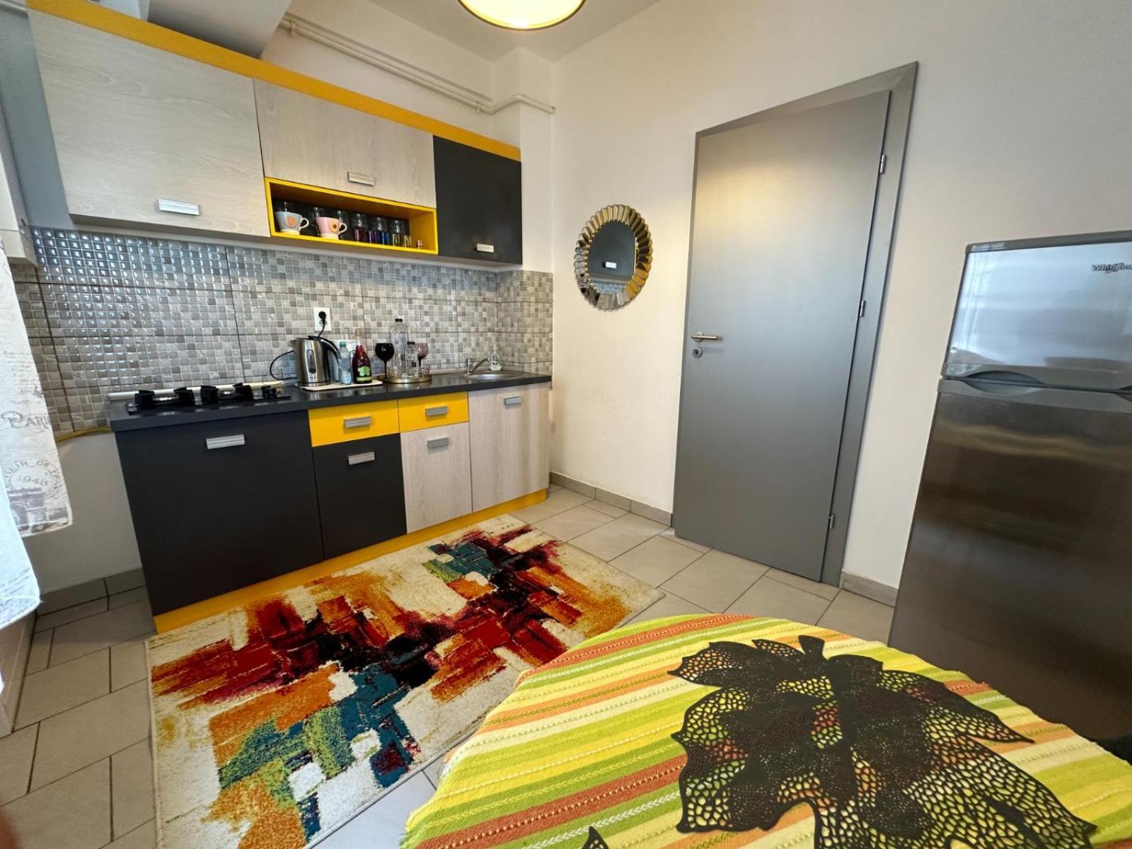 Downtown "Rendez-Vous" Luxury Apartment Bacău Exterior foto