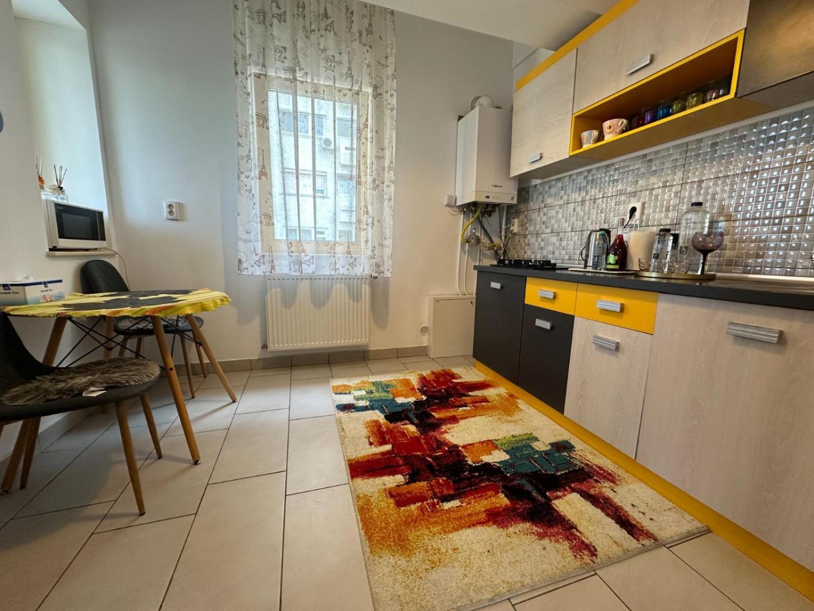 Downtown "Rendez-Vous" Luxury Apartment Bacău Exterior foto