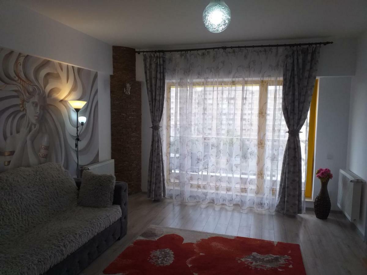 Downtown "Rendez-Vous" Luxury Apartment Bacău Exterior foto