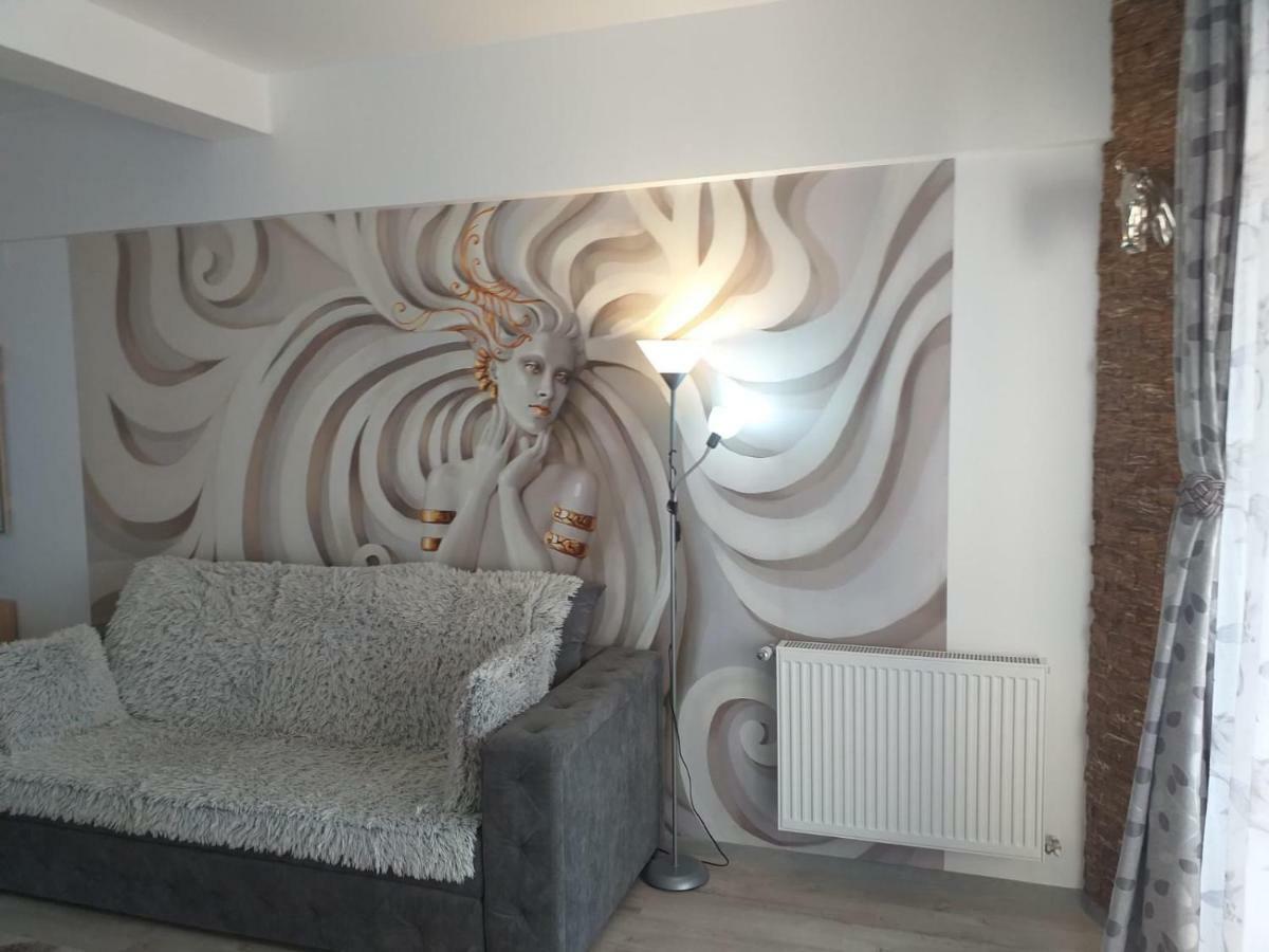 Downtown "Rendez-Vous" Luxury Apartment Bacău Exterior foto