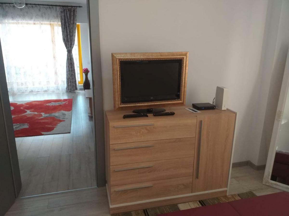 Downtown "Rendez-Vous" Luxury Apartment Bacău Exterior foto